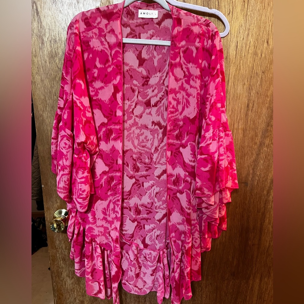 Amoli - BEAUTIFUL pink chiffon Kimono!  Size L
